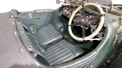 Bentley-classic-car-02.jpg