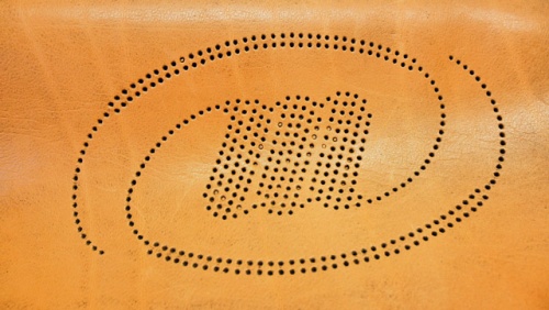 Perforation-Leder-01.jpg