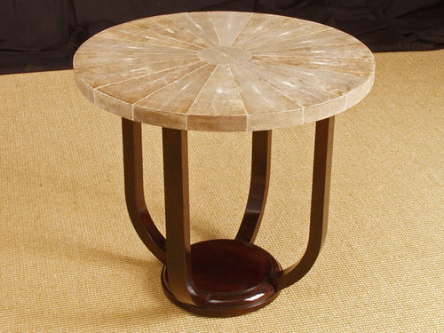Rochenleder-Tisch-01.jpg