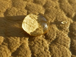 Wassertropfen-auf-Leder-05.jpg